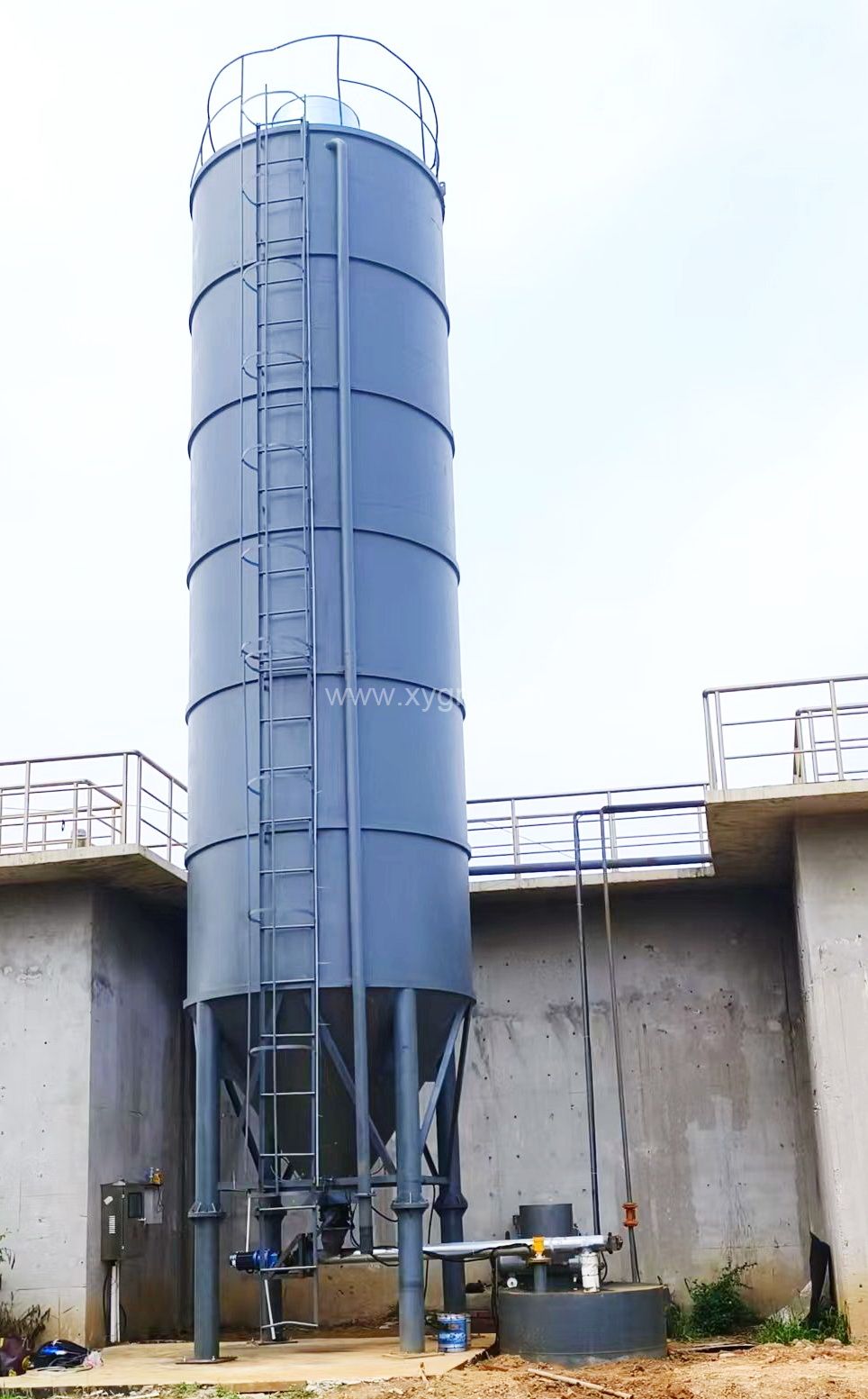 Best Design  Of  The Activated Carbon Auto Feeding Tank System For Sewage Treatment Plant